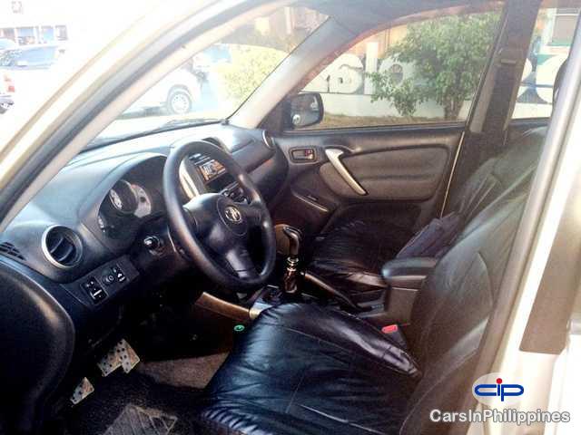 Toyota RAV4 Automatic - image 3