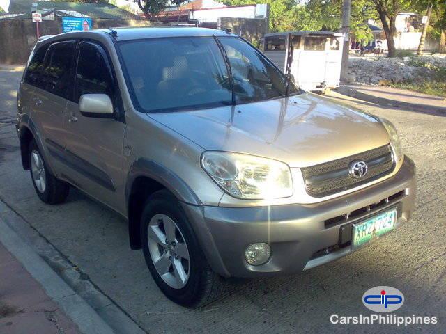 Toyota RAV4 Manual - image 2