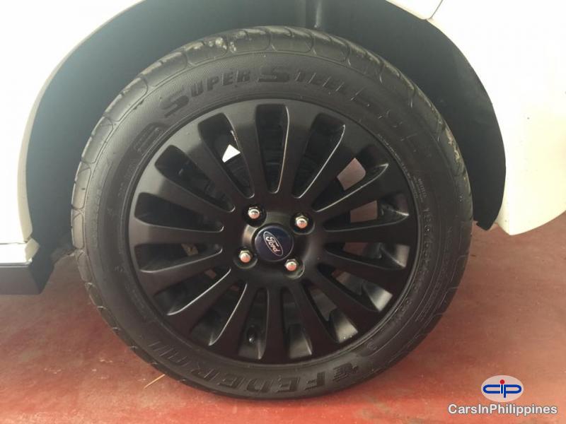 Ford Fiesta Manual 2011 - image 9
