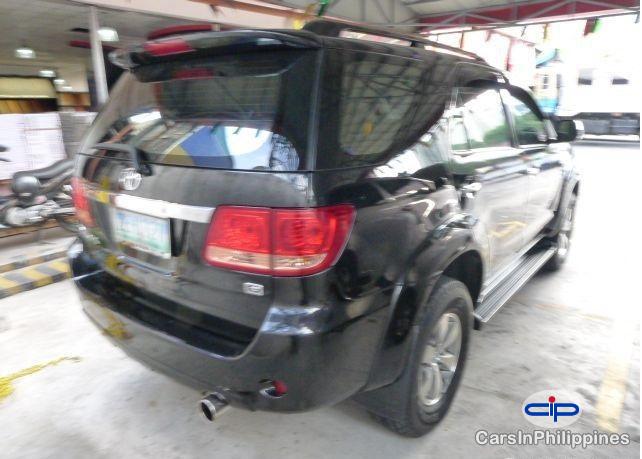 Toyota Fortuner Automatic 2006 - image 2