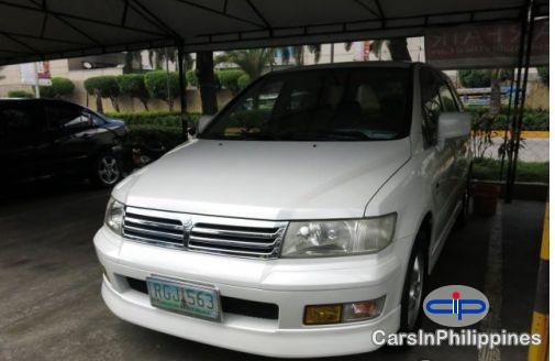 Pictures of Mitsubishi Grandis Automatic 2000