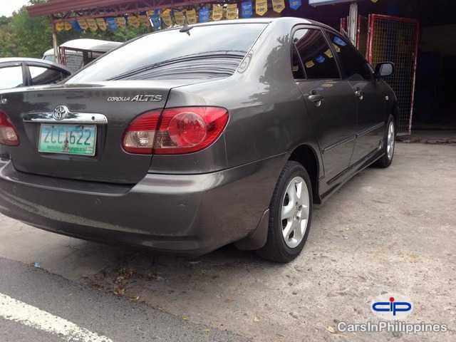 Toyota Corolla - image 2