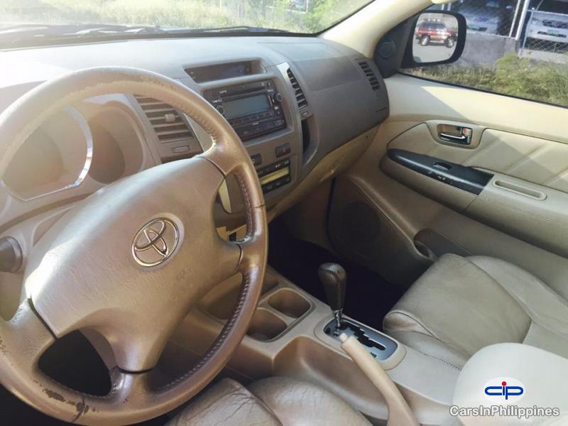 Toyota Fortuner Automatic - image 4