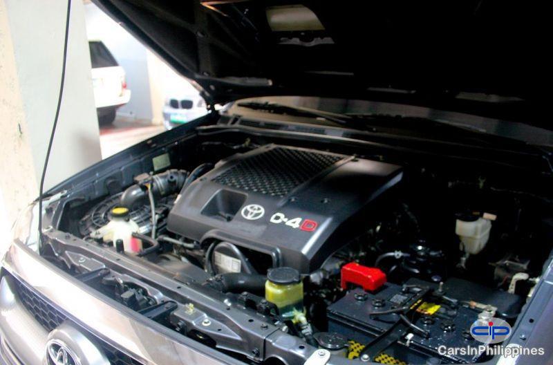 Toyota Hilux Automatic - image 10