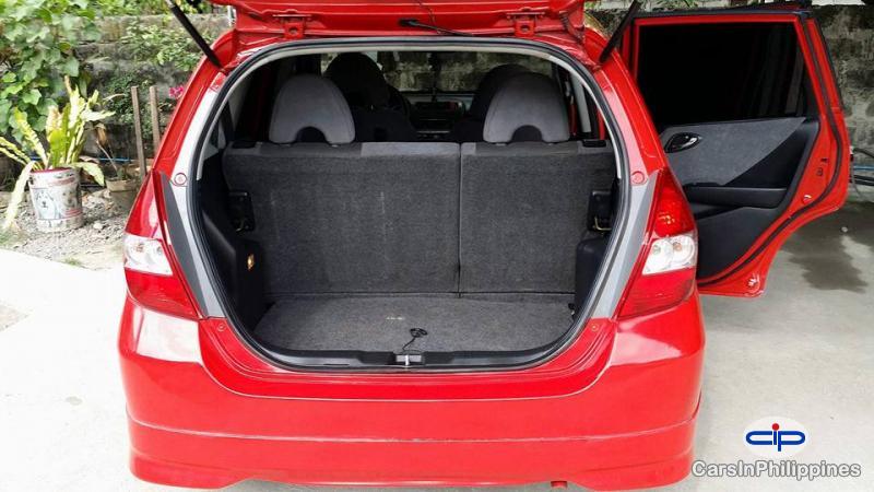 Honda Jazz Automatic - image 11