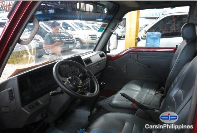 Nissan Urvan in Antique