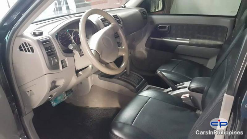 Isuzu D-Max Automatic - image 3