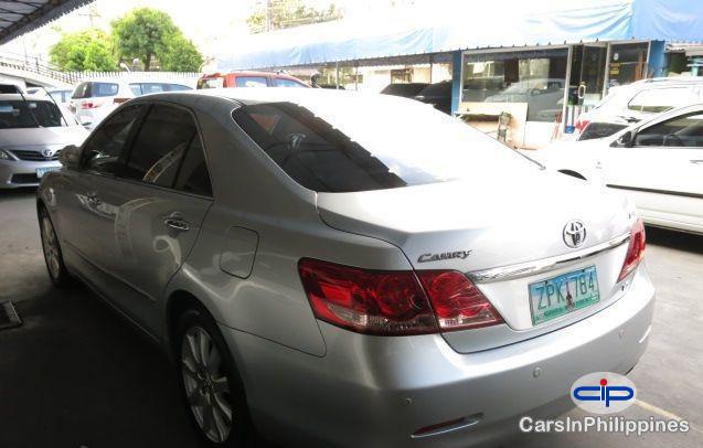 Toyota Camry Automatic - image 4