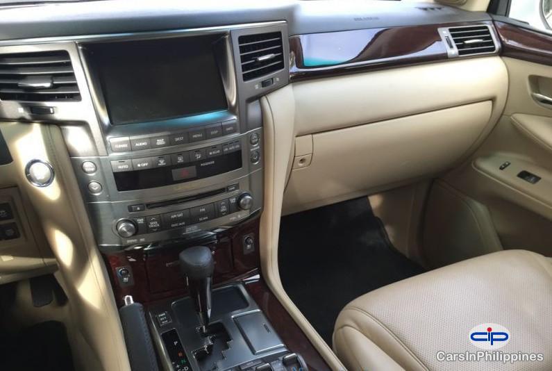 Lexus LX - image 3
