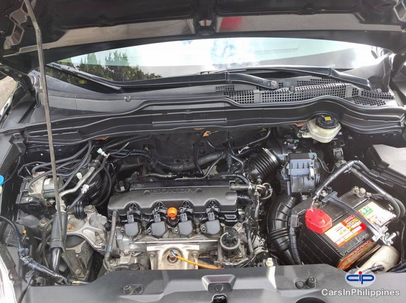 Honda CR-V Automatic - image 11