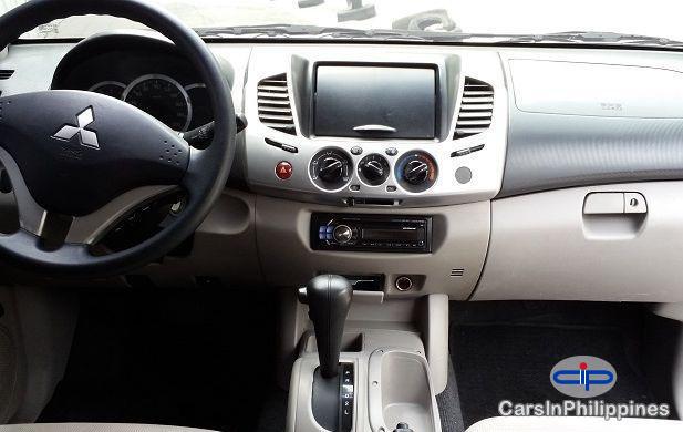 Mitsubishi Strada Automatic - image 4