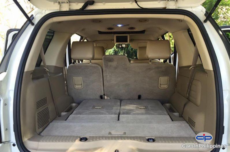 Ford Explorer Automatic - image 8