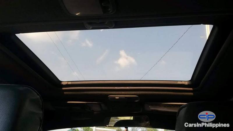 Toyota Hilux Automatic - image 9