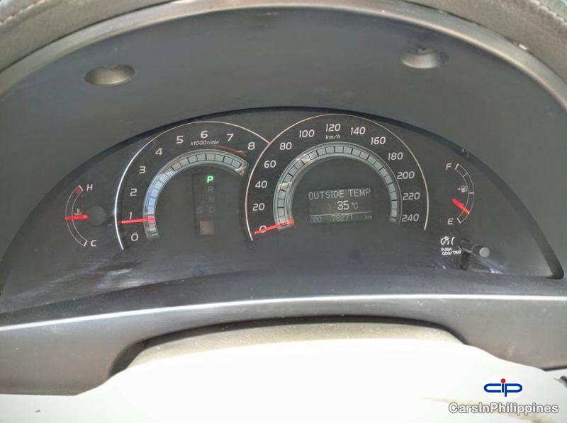 Toyota Camry Automatic - image 6