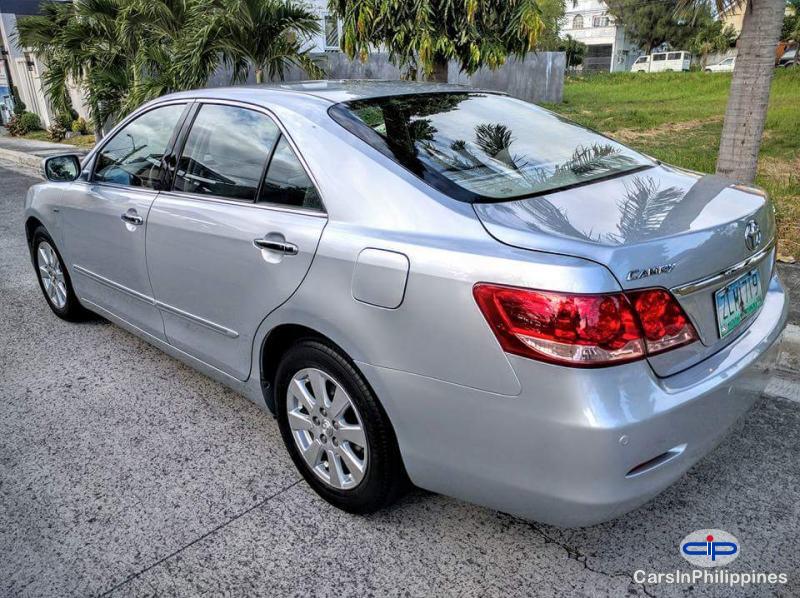Toyota Camry Automatic - image 8