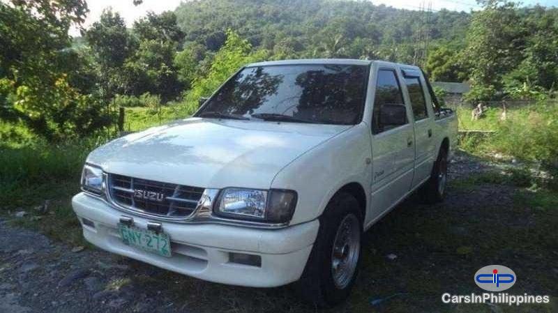 Picture of Isuzu Manual 2002