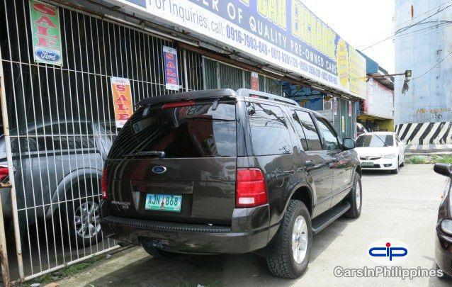 Ford Explorer Automatic - image 10