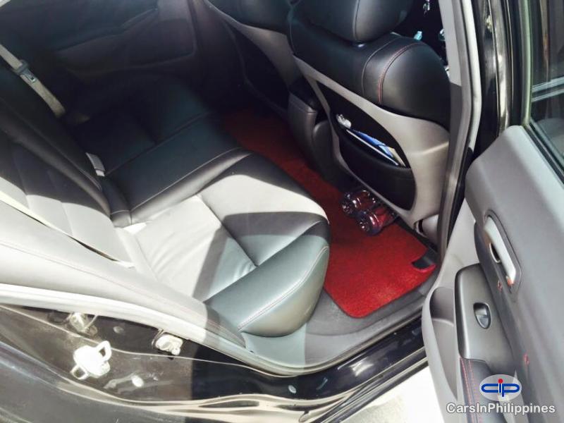 Honda Civic Automatic - image 4