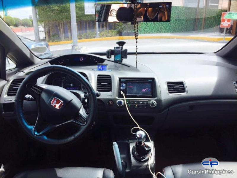 Honda Civic Automatic - image 9