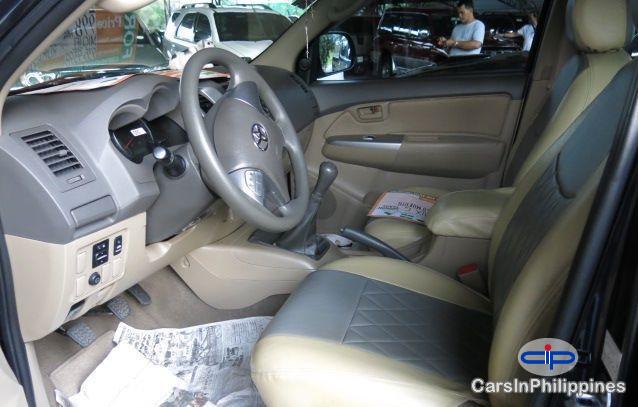 Toyota Hilux Automatic 2013 - image 3