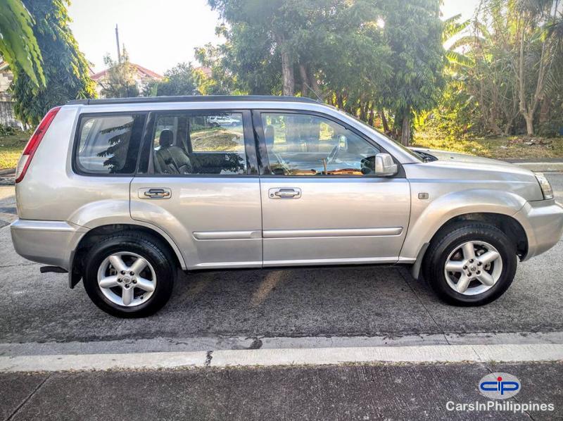 Nissan X-Trail Automatic - image 3