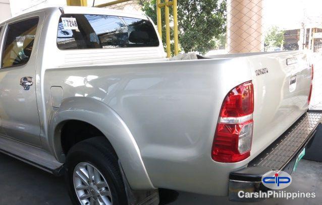 Toyota Hilux Manual 2012 - image 2
