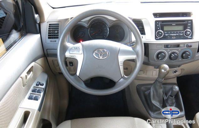 Toyota Hilux Manual 2012 - image 3