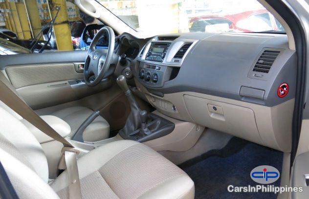 Toyota Hilux Manual 2012 - image 4