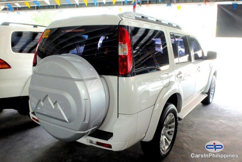 Ford Everest Automatic 2013 - image 2