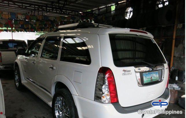 Isuzu Alterra Manual 2010 - image 2