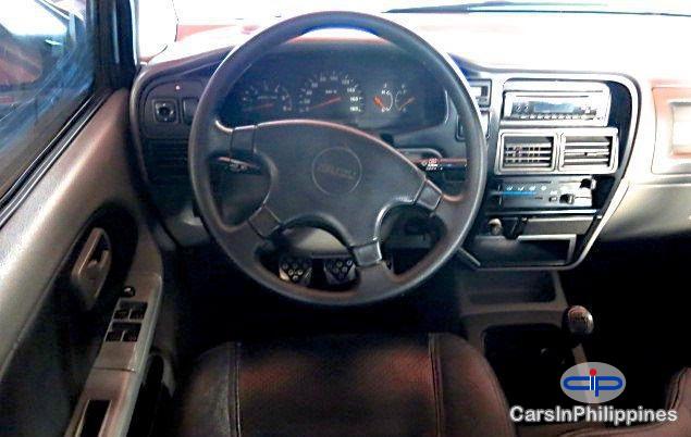 Isuzu Crosswind Manual 2004 - image 3