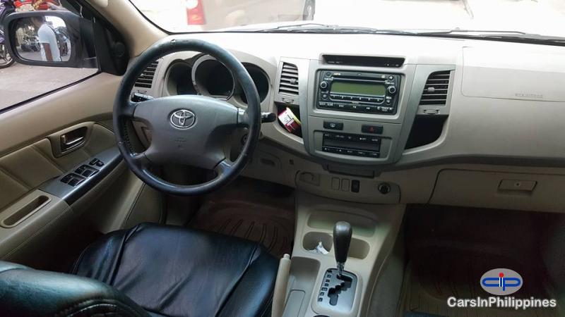 Toyota Fortuner Automatic - image 6
