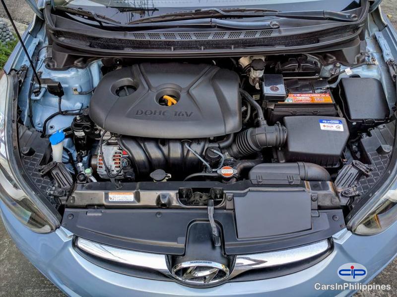 Hyundai Elantra Automatic - image 12