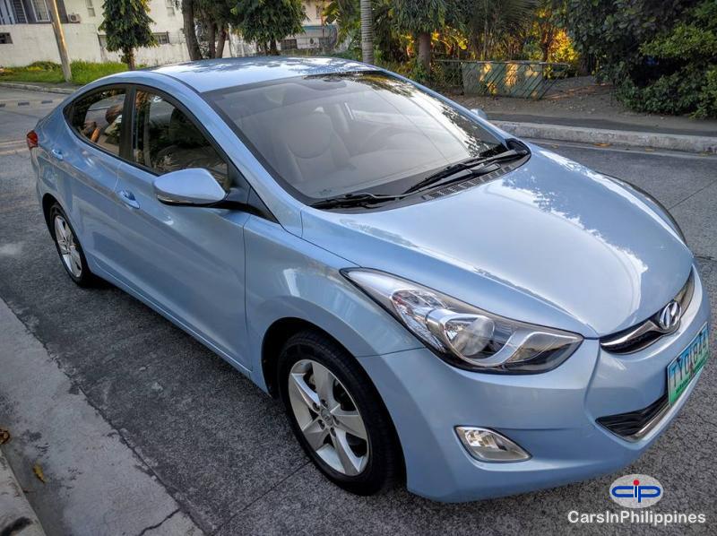 Pictures of Hyundai Elantra Automatic