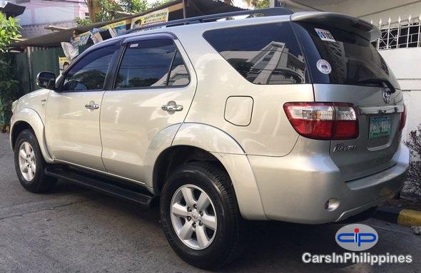 Toyota Fortuner Automatic 2013 - image 2