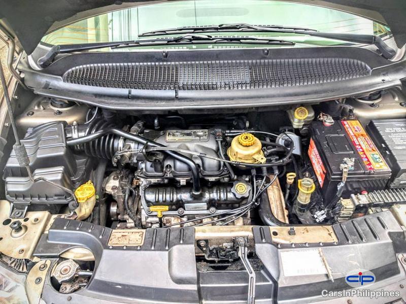 Chrysler Town n Country Automatic - image 7