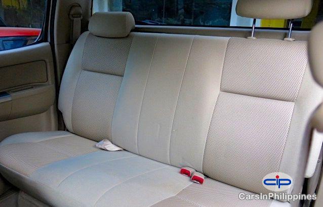 Toyota Hilux Automatic - image 10