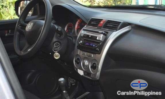 Honda City Manual - image 2