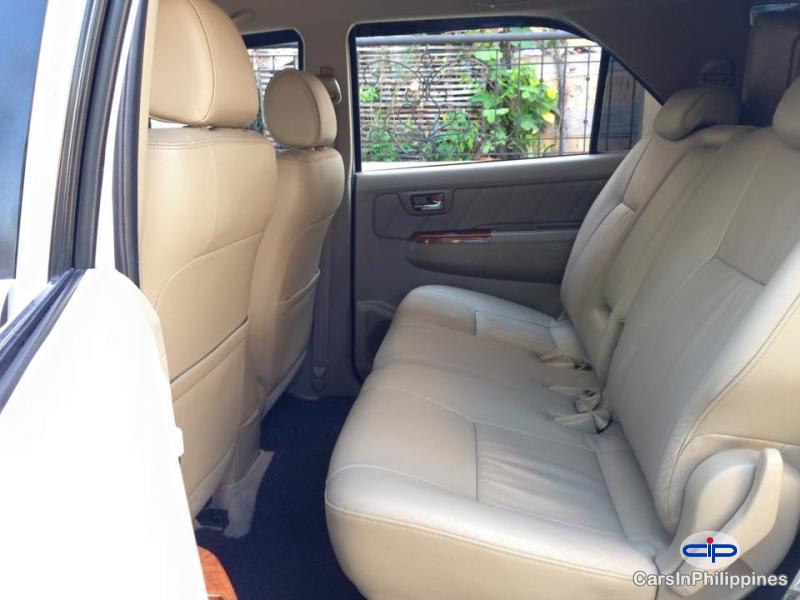 Toyota Fortuner Automatic 2010 - image 3