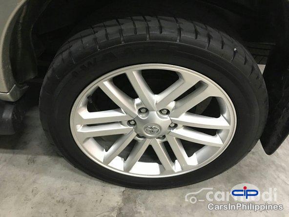 Toyota Fortuner Automatic 2010 - image 2