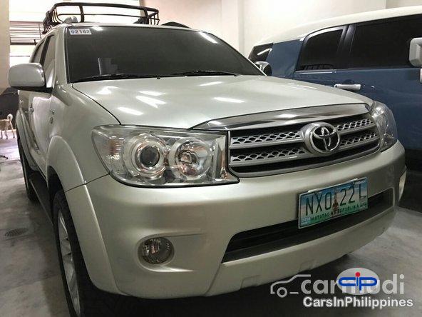 Toyota Fortuner Automatic 2010 - image 4