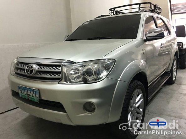 Toyota Fortuner Automatic 2010 - image 5