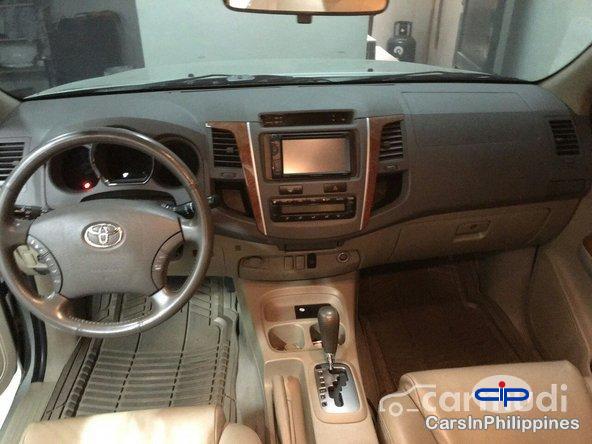 Toyota Fortuner Automatic 2010 - image 6