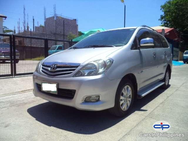 Pictures of Toyota Innova Automatic 2011