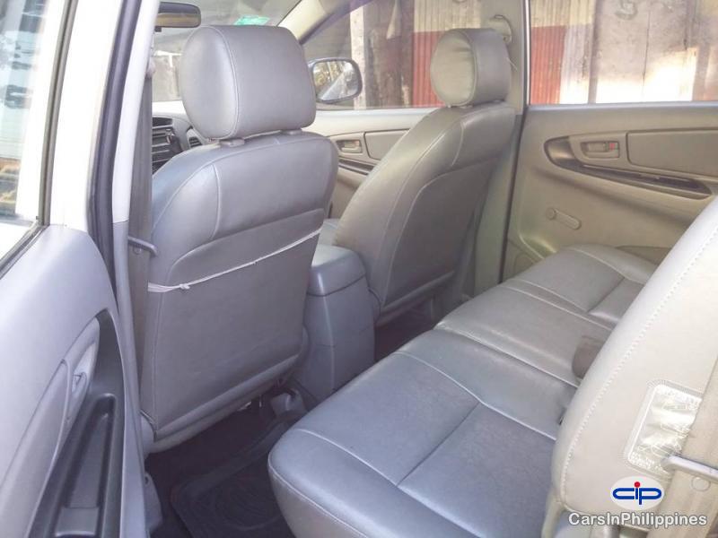 Toyota Innova Automatic - image 4