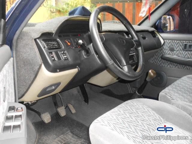 Toyota Revo - image 2