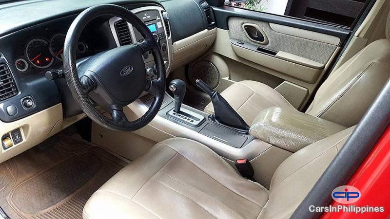 Ford Escape Automatic - image 4