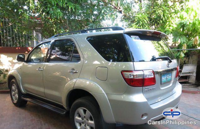 Toyota Fortuner - image 7