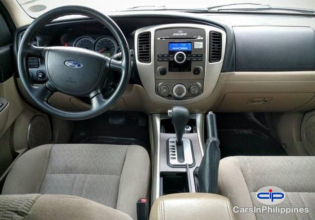 Ford Escape Automatic 2010 - image 3