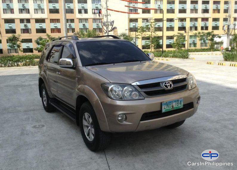Picture of Toyota Fortuner Automatic 2008